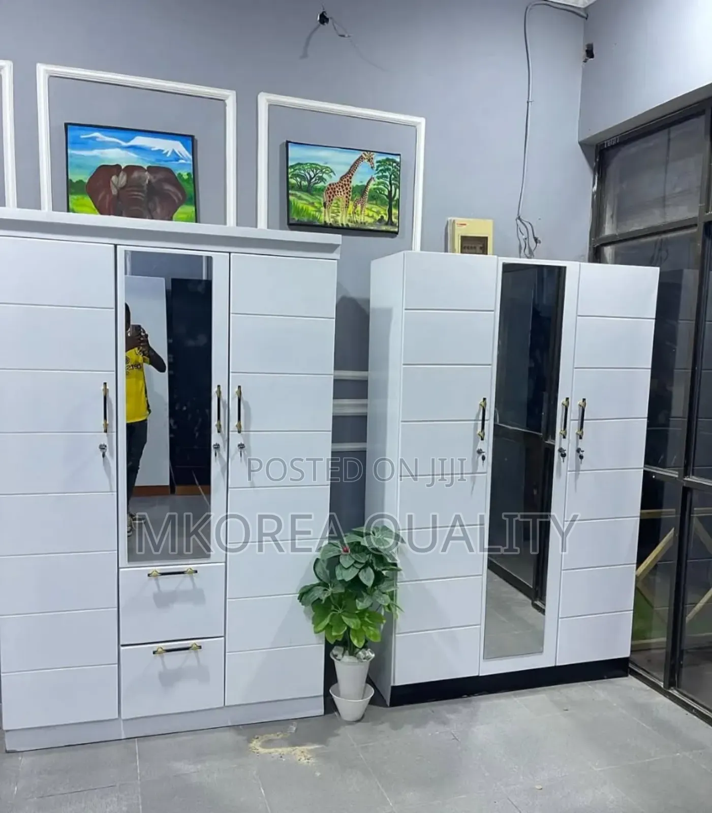 Wardrobe/Kabati Languo Milango Mitatu
