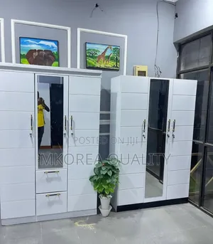 Wardrobe/Kabati Languo Milango Mitatu