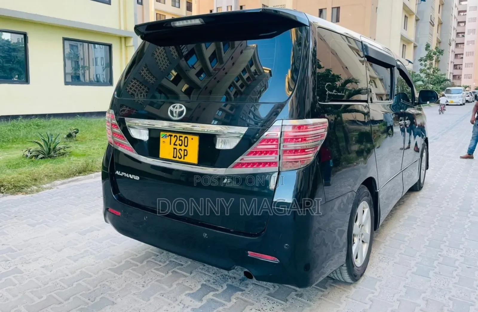Toyota Alphard 2.4 Petrol AWD 2007 Black