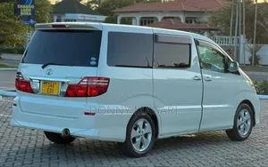 Toyota Alphard 2.4 Petrol AWD 2006 White