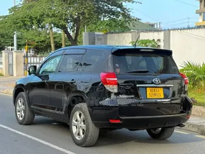 Toyota Vanguard 2011 Black