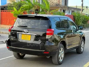 Toyota Vanguard 2011 Black