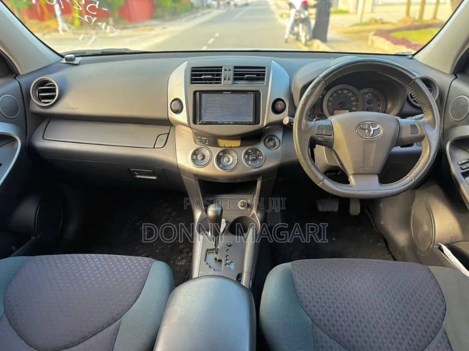 Toyota Vanguard 2011 Black