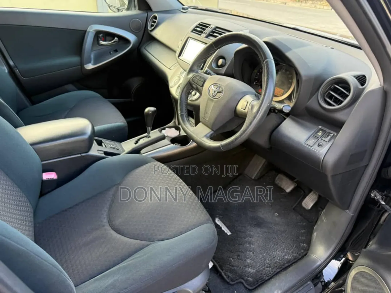 Toyota Vanguard 2011 Black