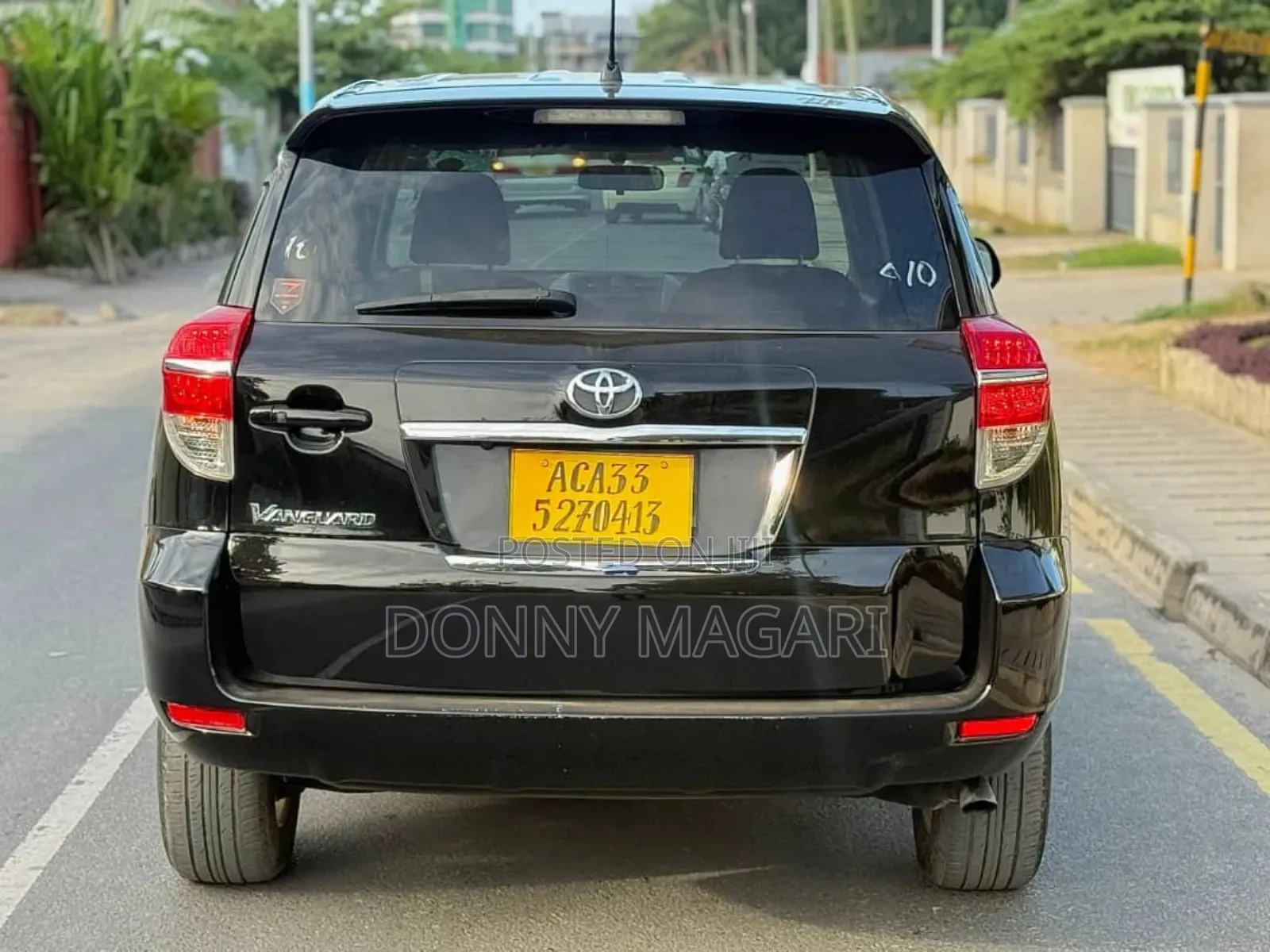 Toyota Vanguard 2011 Black