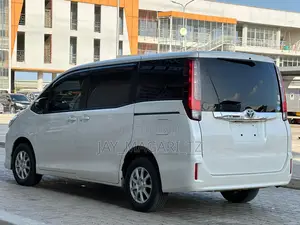 Toyota Noah 2016 White