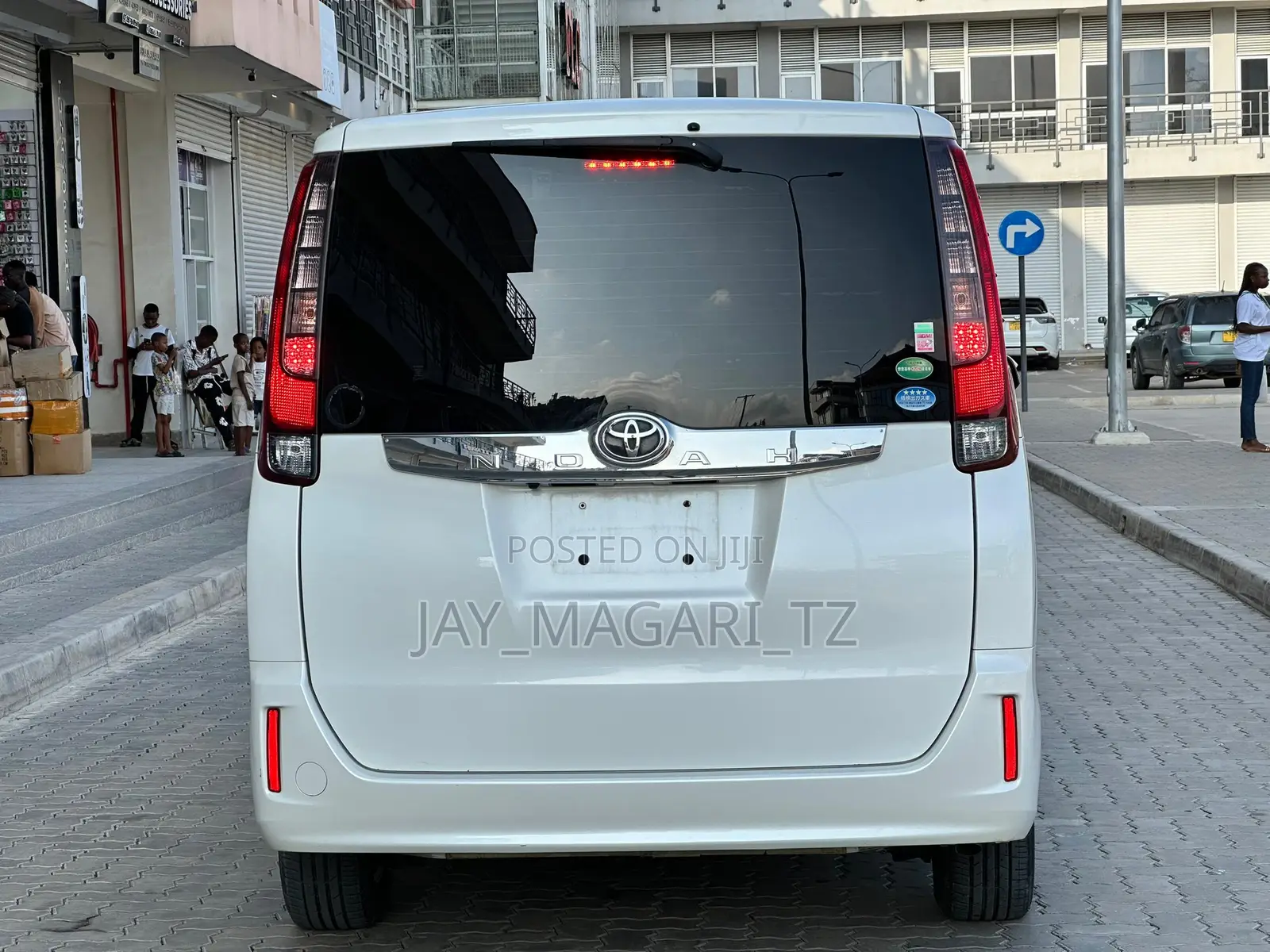 Toyota Noah 2016 White