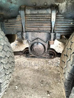 Fuso Tandamu Engine 16 Turbo Tairi Kubwa