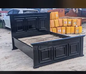 Kitanda Cha Mbao Black