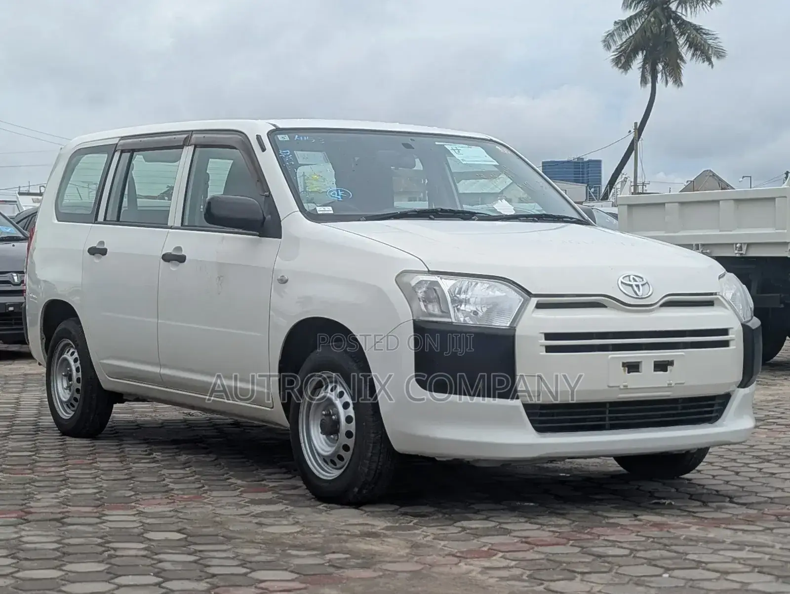 Toyota Succeed SV Premium 2014 White
