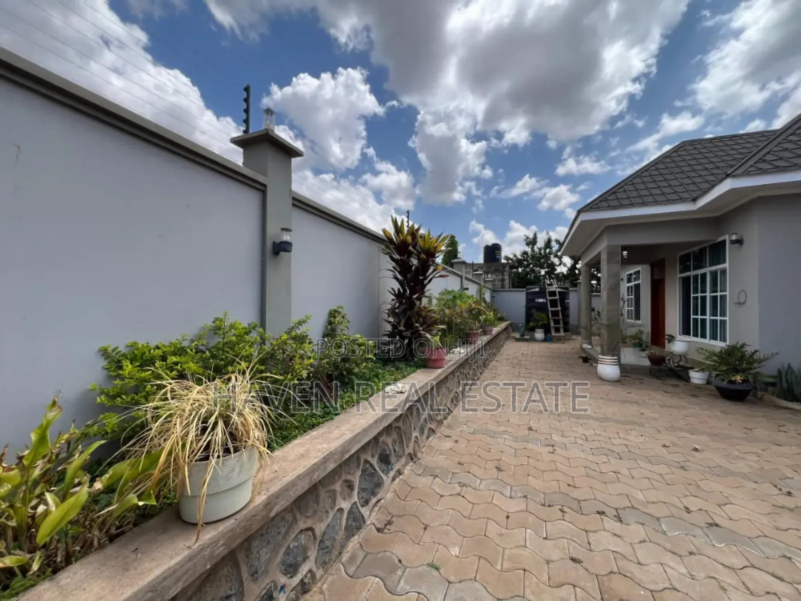 3bdrm House in Njiro for sale