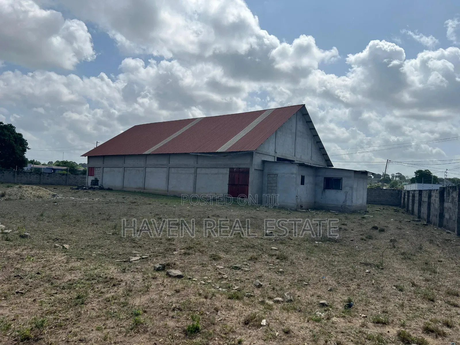 Eneo La Ekari 9 La Ufugaji Wa Kuku Linauzwa Kiaraka, Mapinga