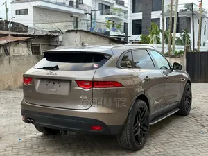 Jaguar F-Pace 20d R-Sport 2017 Gold