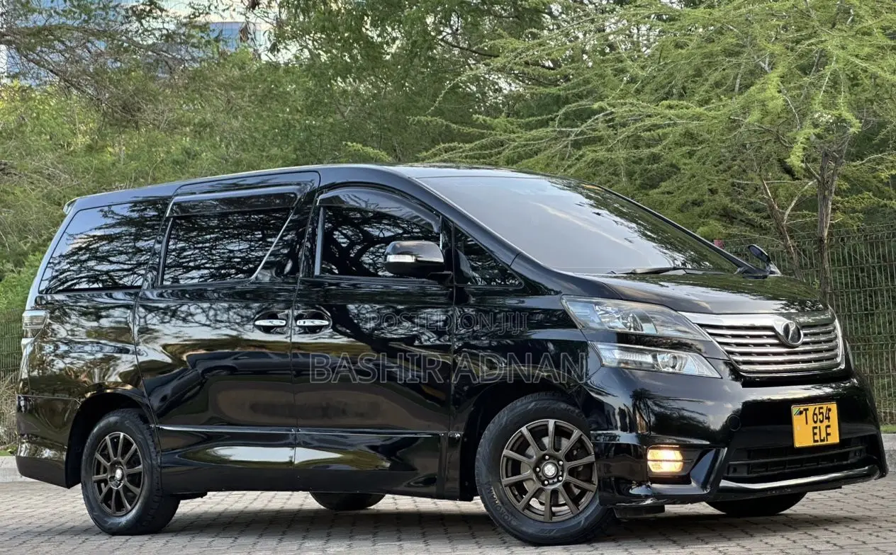Toyota Vellfire 2010 Black
