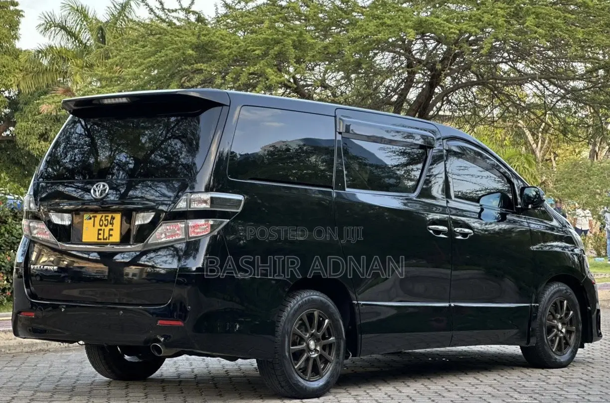 Toyota Vellfire 2010 Black