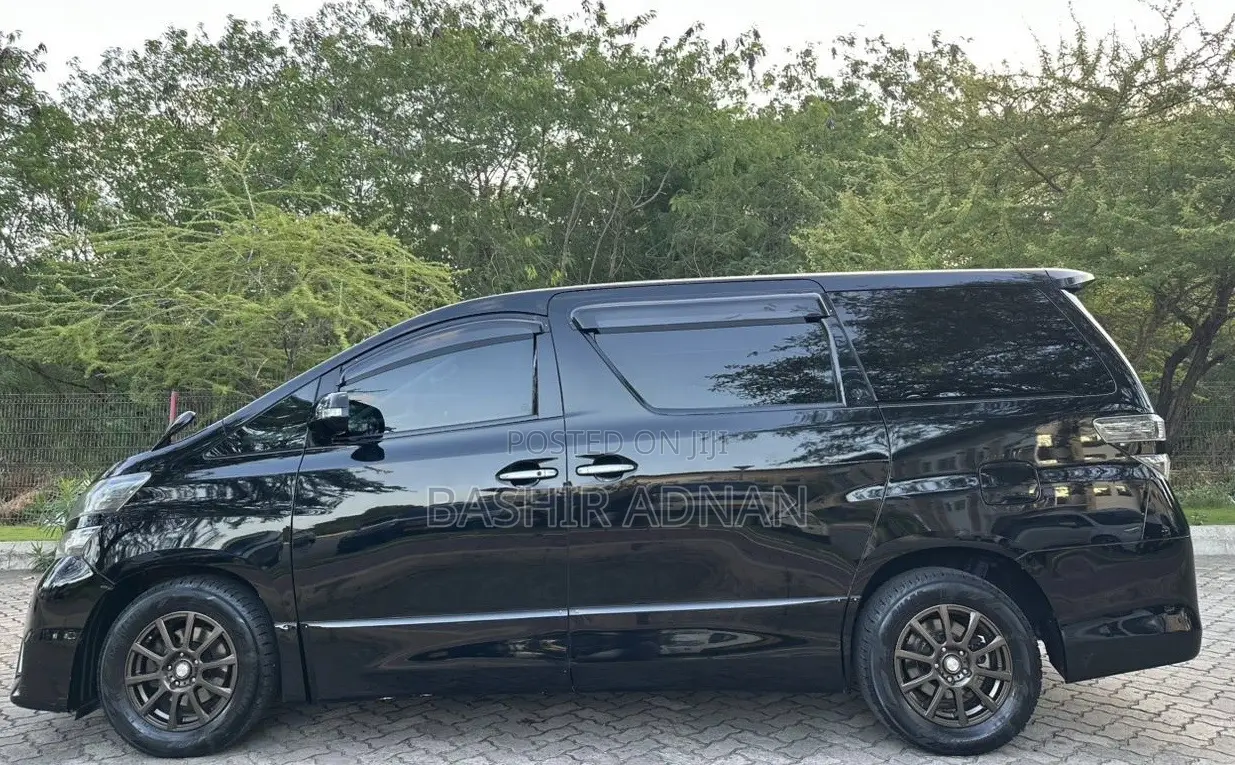 Toyota Vellfire 2010 Black