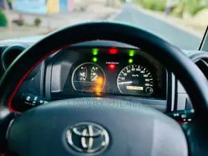 Toyota Land Cruiser 2022 White