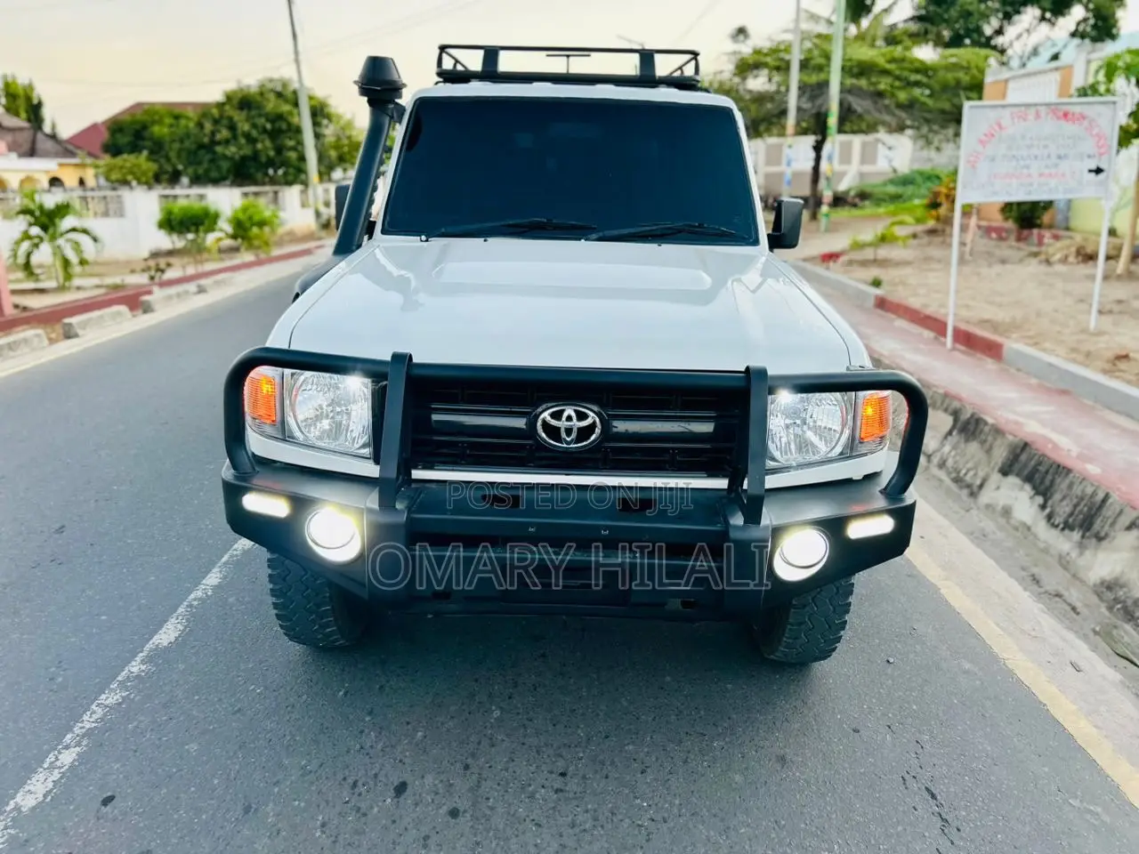 Toyota Land Cruiser 2022 White