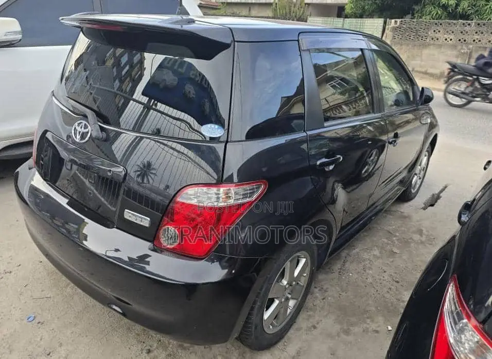 Toyota IST 2007 Black