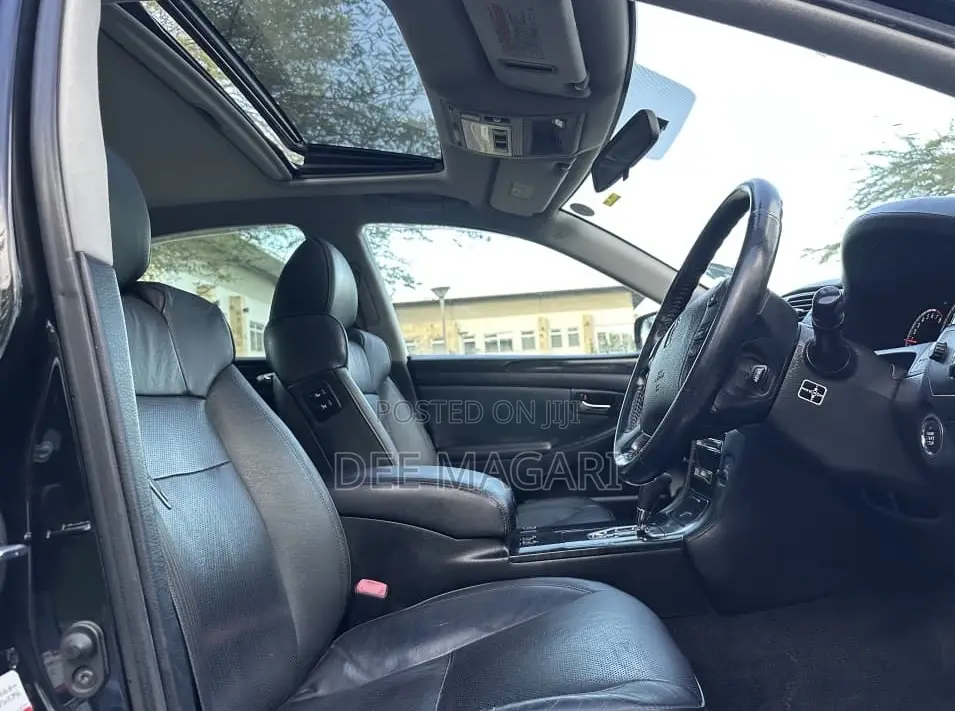 Toyota Crown 2006 Black