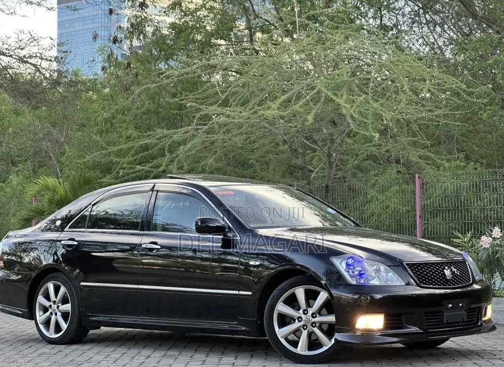 Toyota Crown 2006 Black