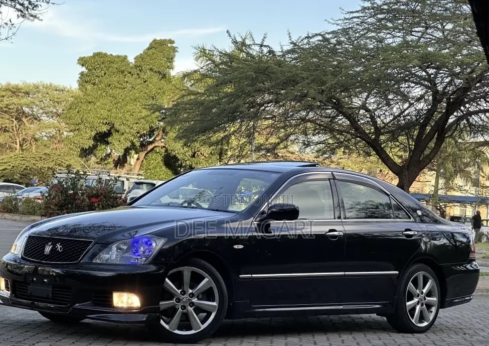 Toyota Crown 2006 Black