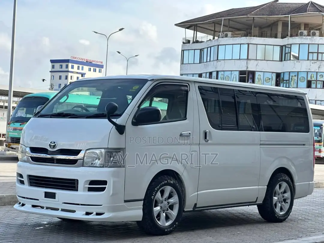 Toyota HiAce 2008 White