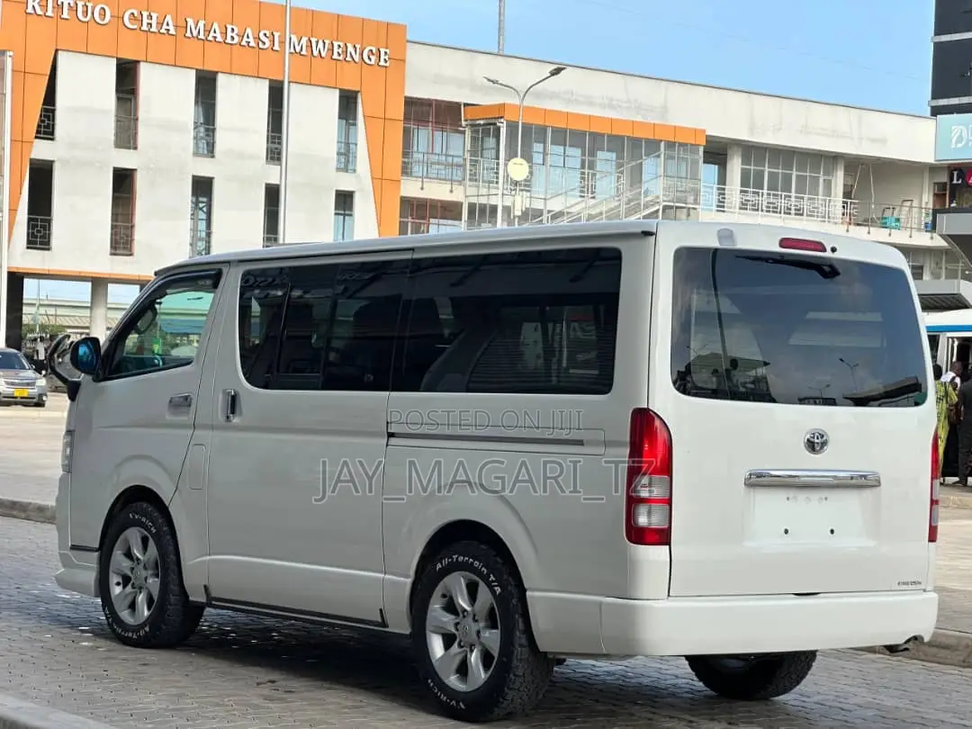 Toyota HiAce 2008 White