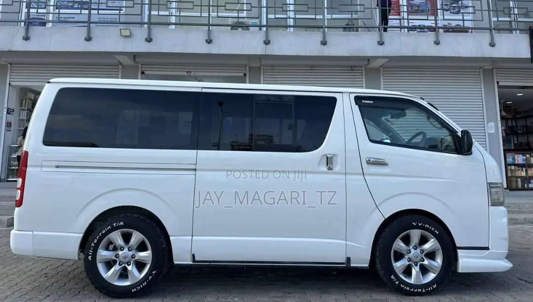 Toyota HiAce 2008 White