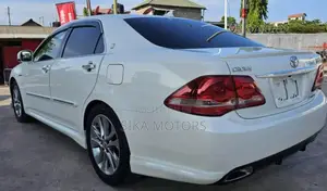 Toyota Crown Royale 2005 White