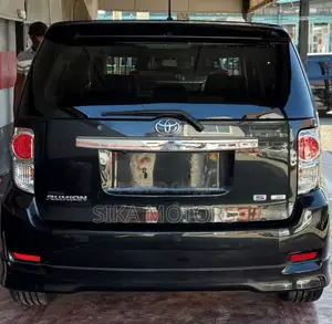 Toyota Corolla Rumion 2011 Black