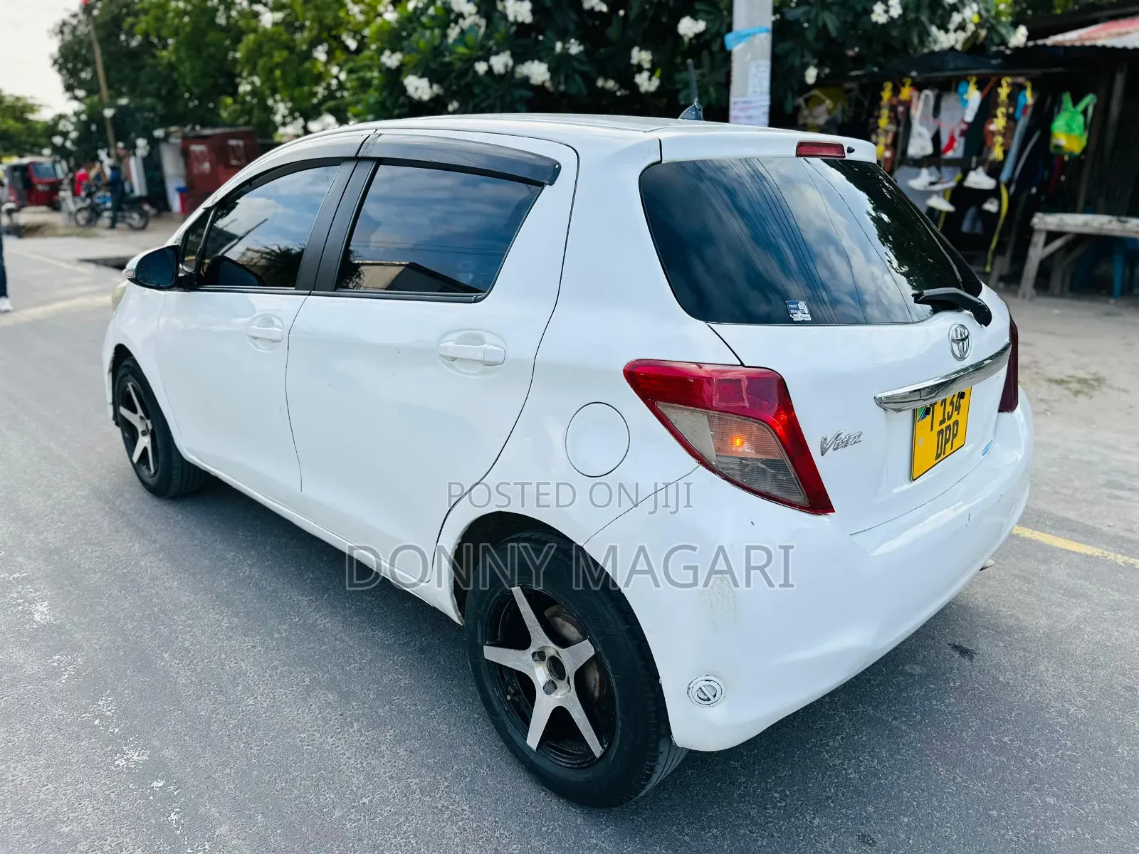 Toyota Vitz 1.0 FWD 3dr 2009 White