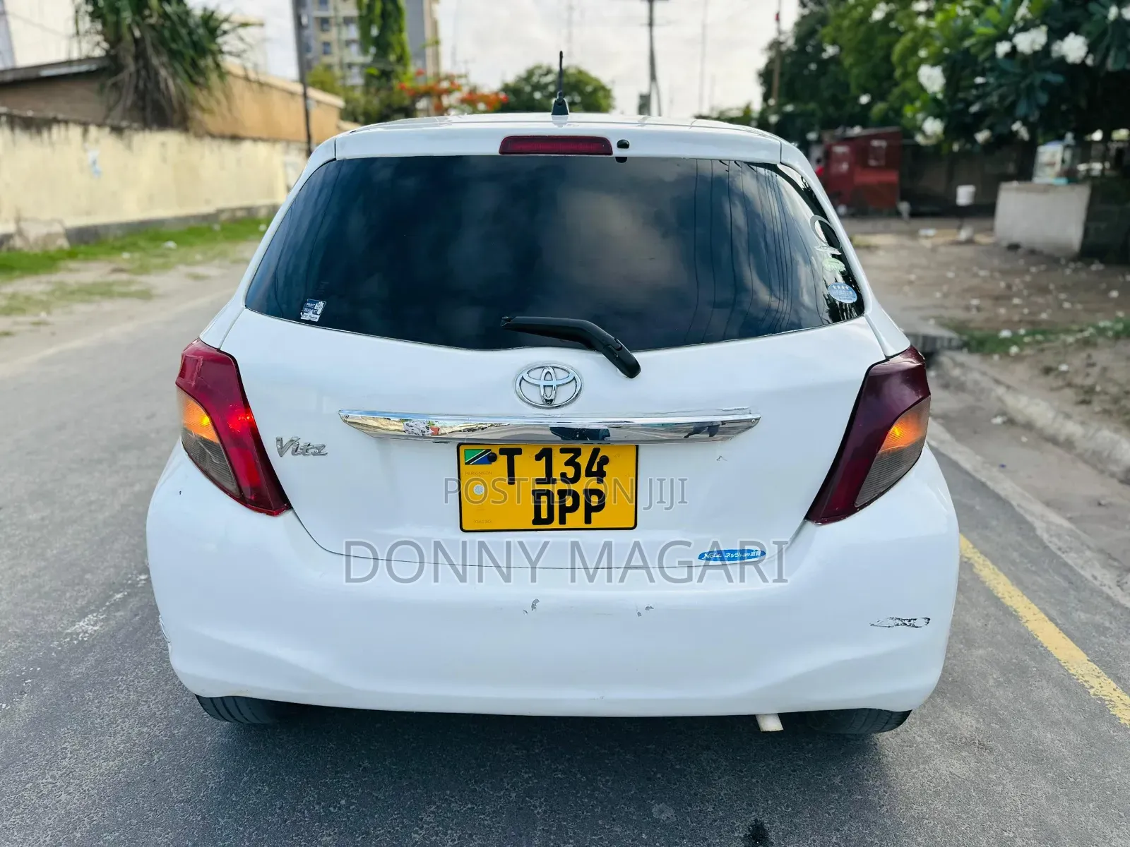 Toyota Vitz 1.0 FWD 3dr 2009 White