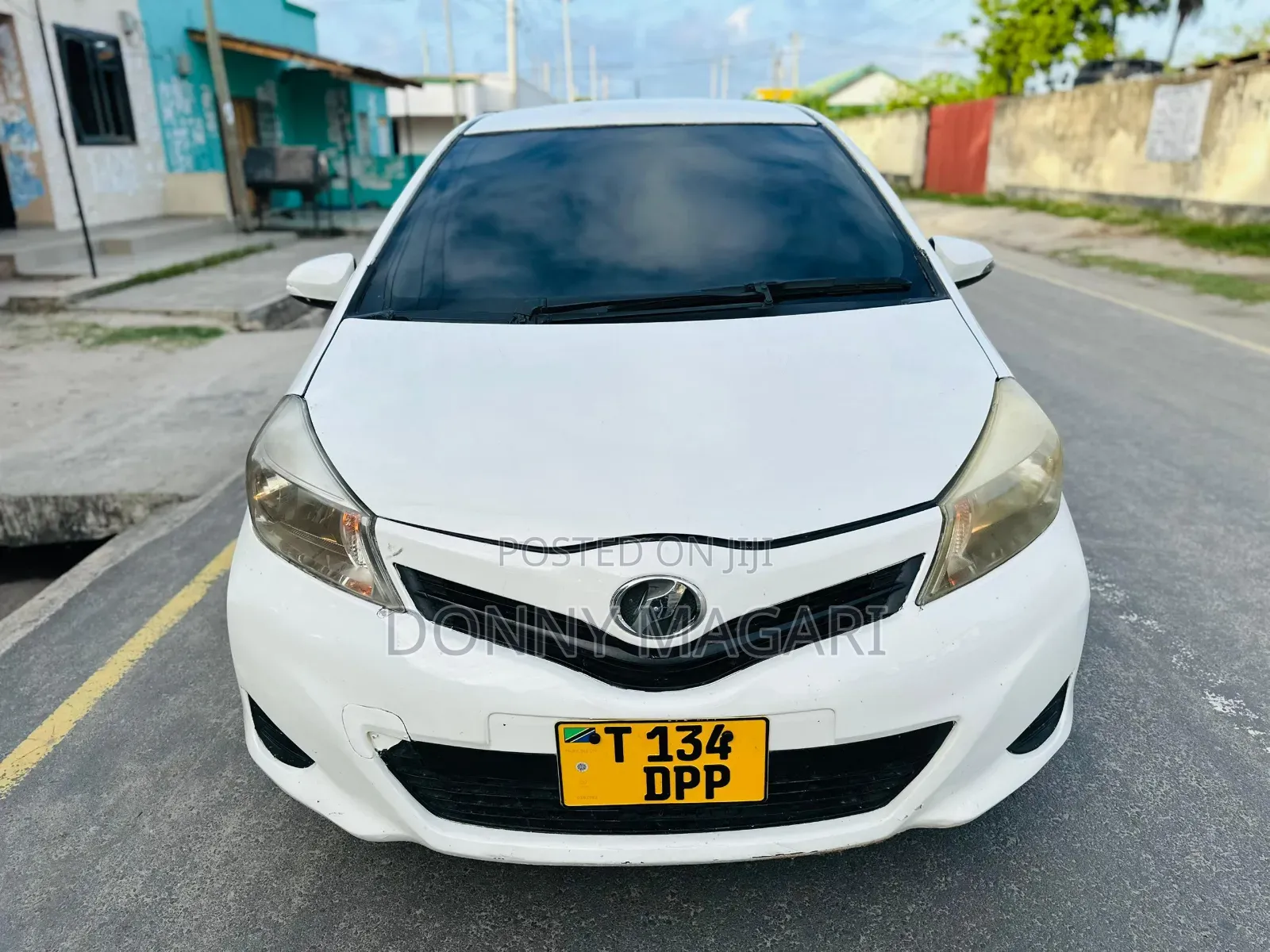 Toyota Vitz 1.0 FWD 3dr 2009 White