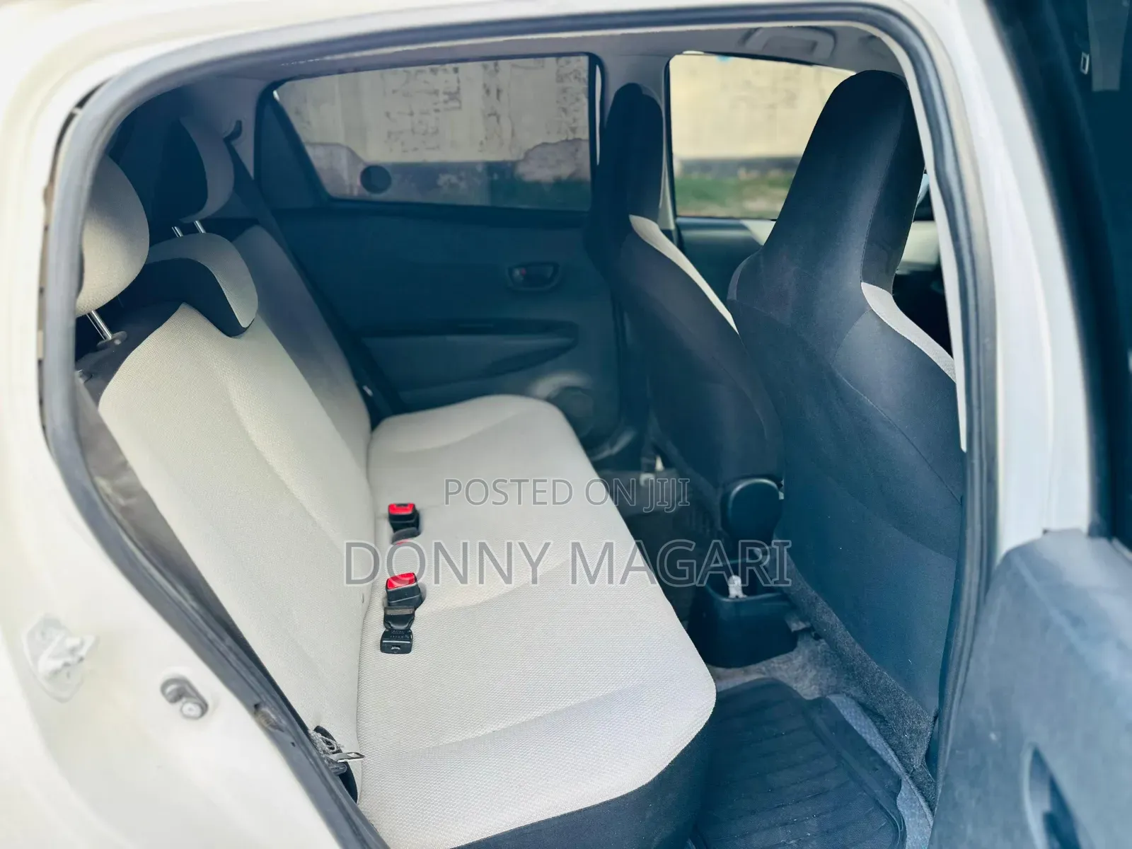 Toyota Vitz 1.0 FWD 3dr 2009 White