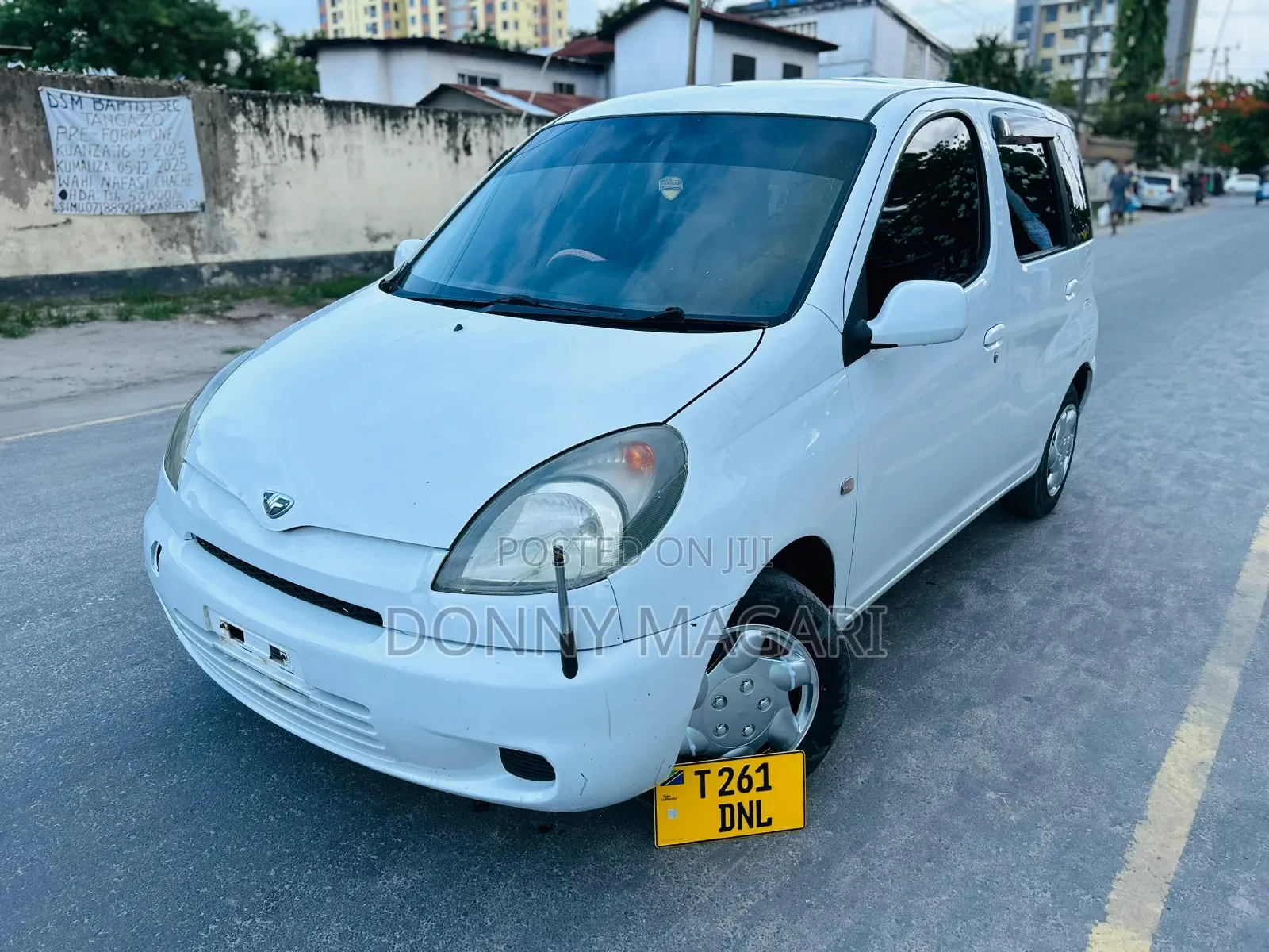Toyota Fun Cargo 2004 White