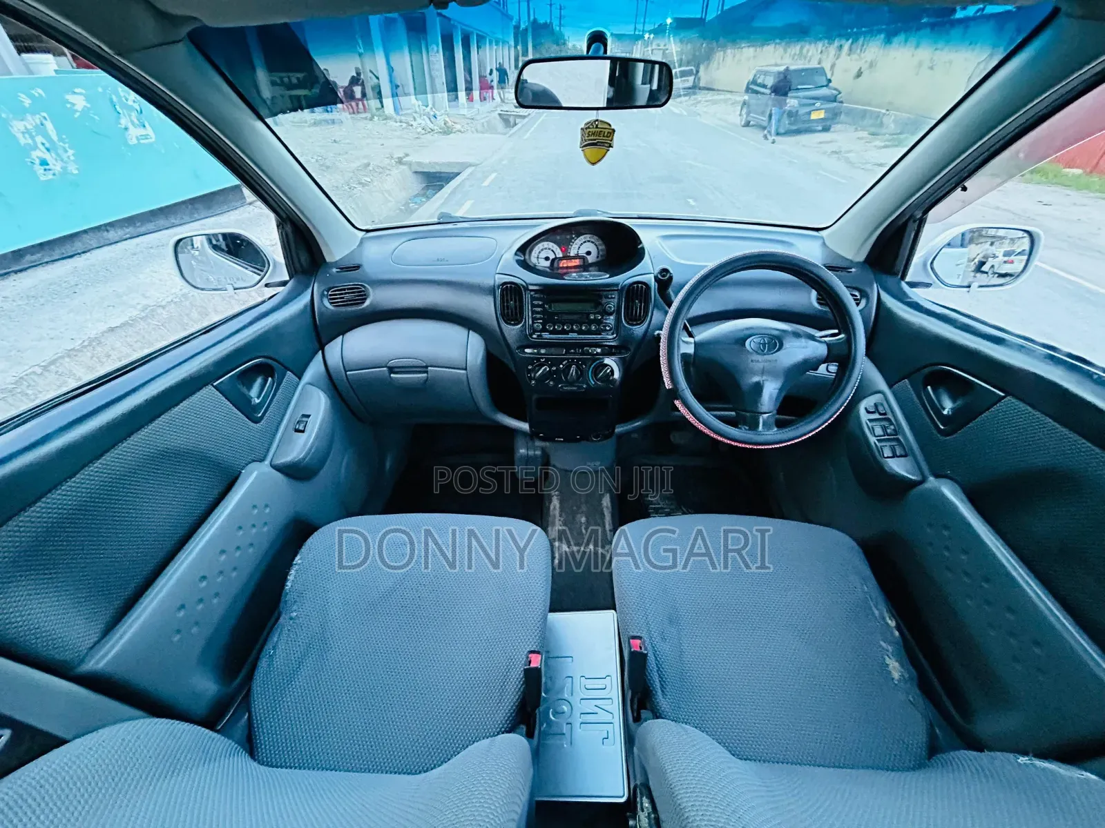 Toyota Fun Cargo 2004 White