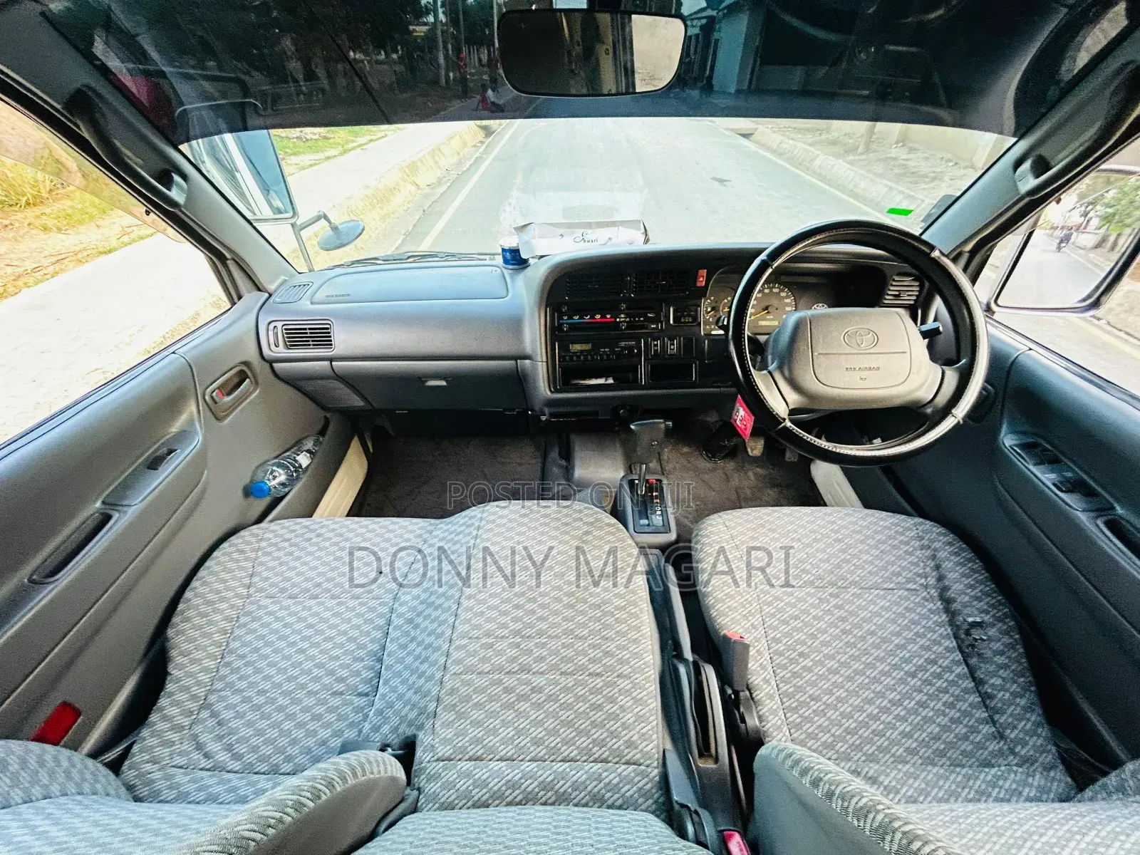 Toyota HiAce 2002 White