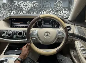 Mercedes-Benz VS680L Maybach 2019 Gold