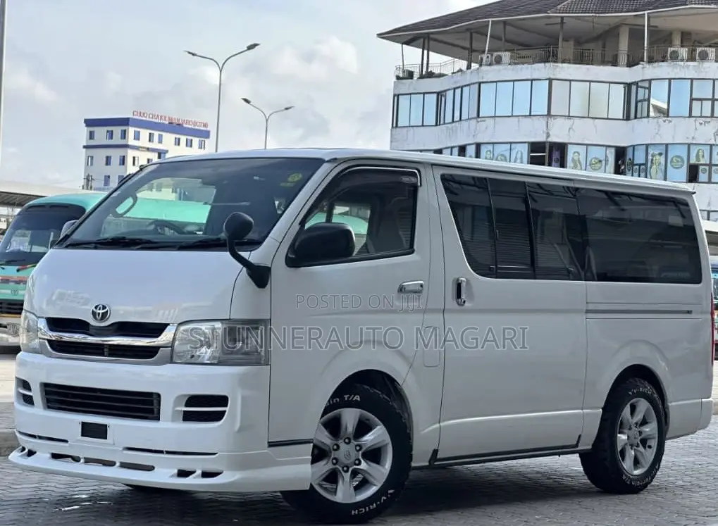 Toyota Grand HiAce 2008 White