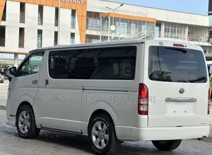 Toyota Grand HiAce 2008 White