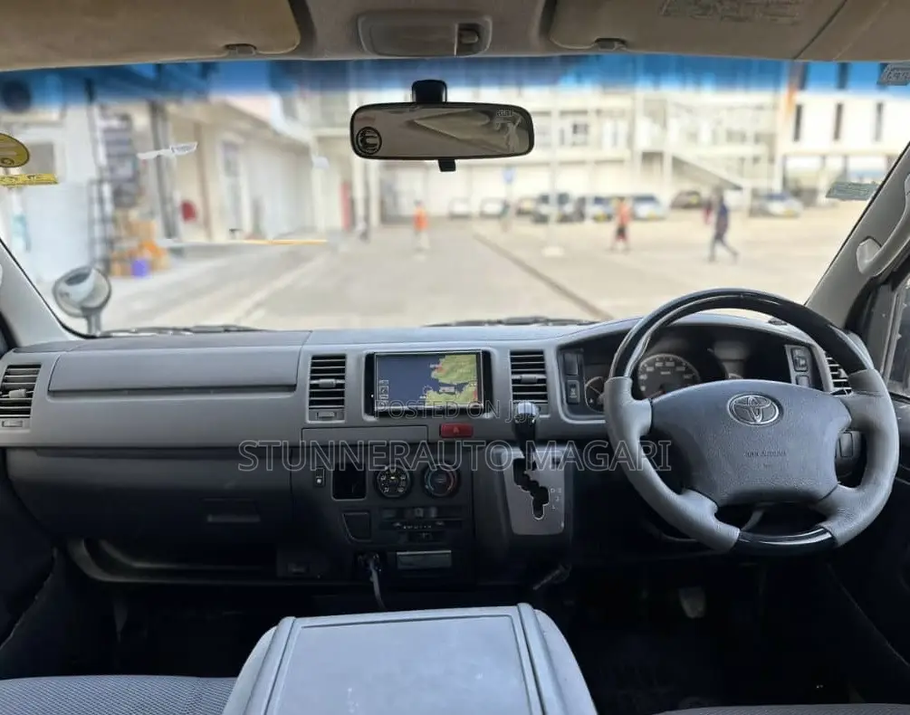 Toyota Grand HiAce 2008 White