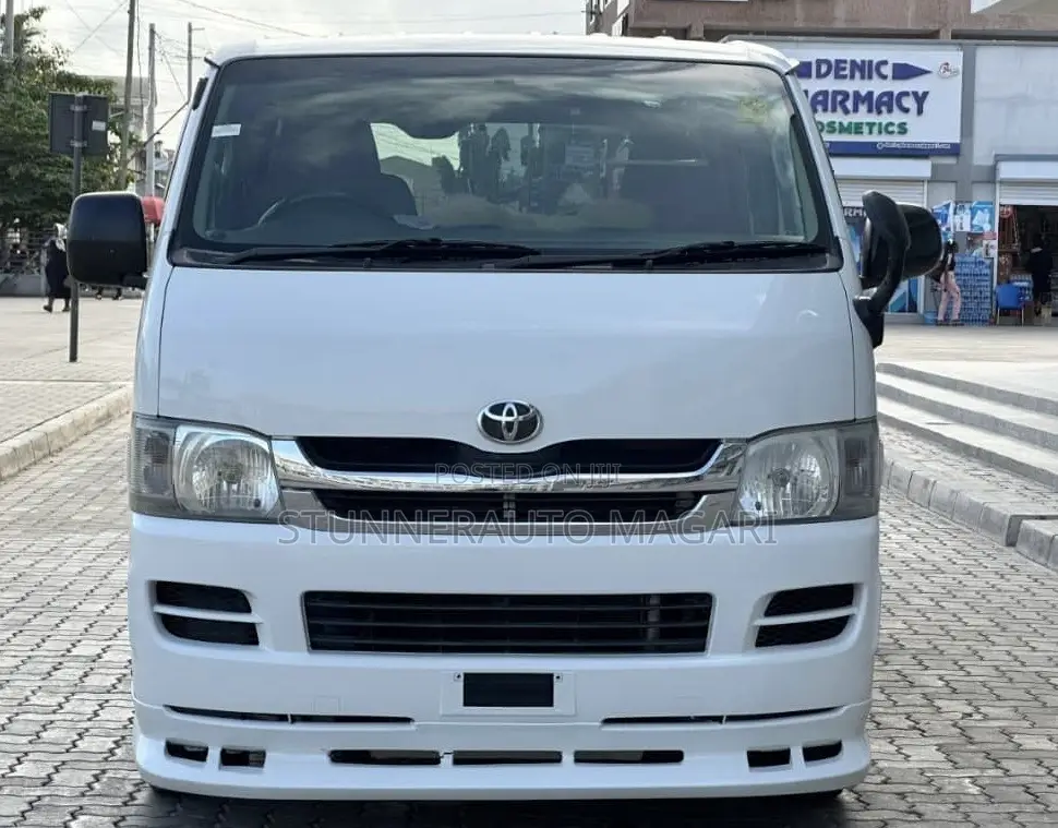 Toyota Grand HiAce 2008 White
