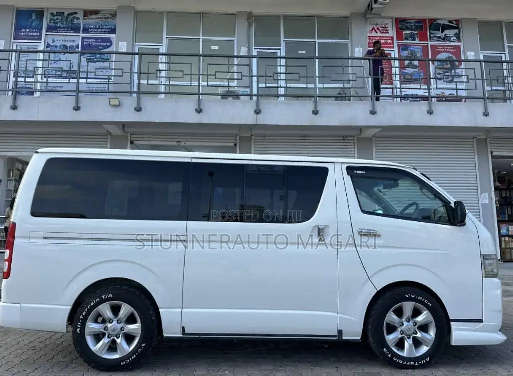 Toyota Grand HiAce 2008 White