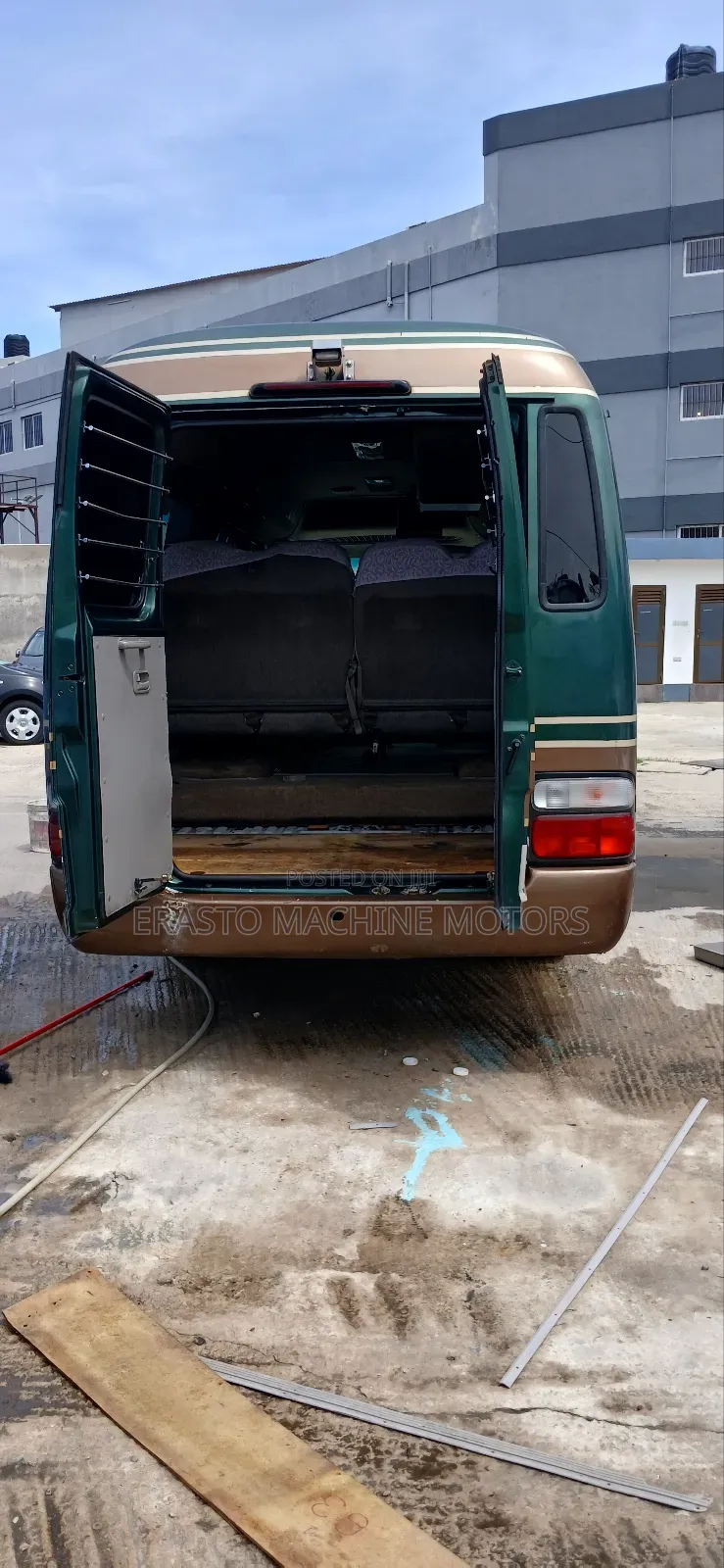 Toyota Coaster 2003