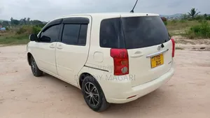 Toyota Raum 1.5 AWD 2007 Off white