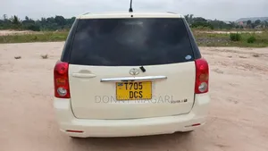 Toyota Raum 1.5 AWD 2007 Off white