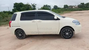 Toyota Raum 1.5 AWD 2007 Off white