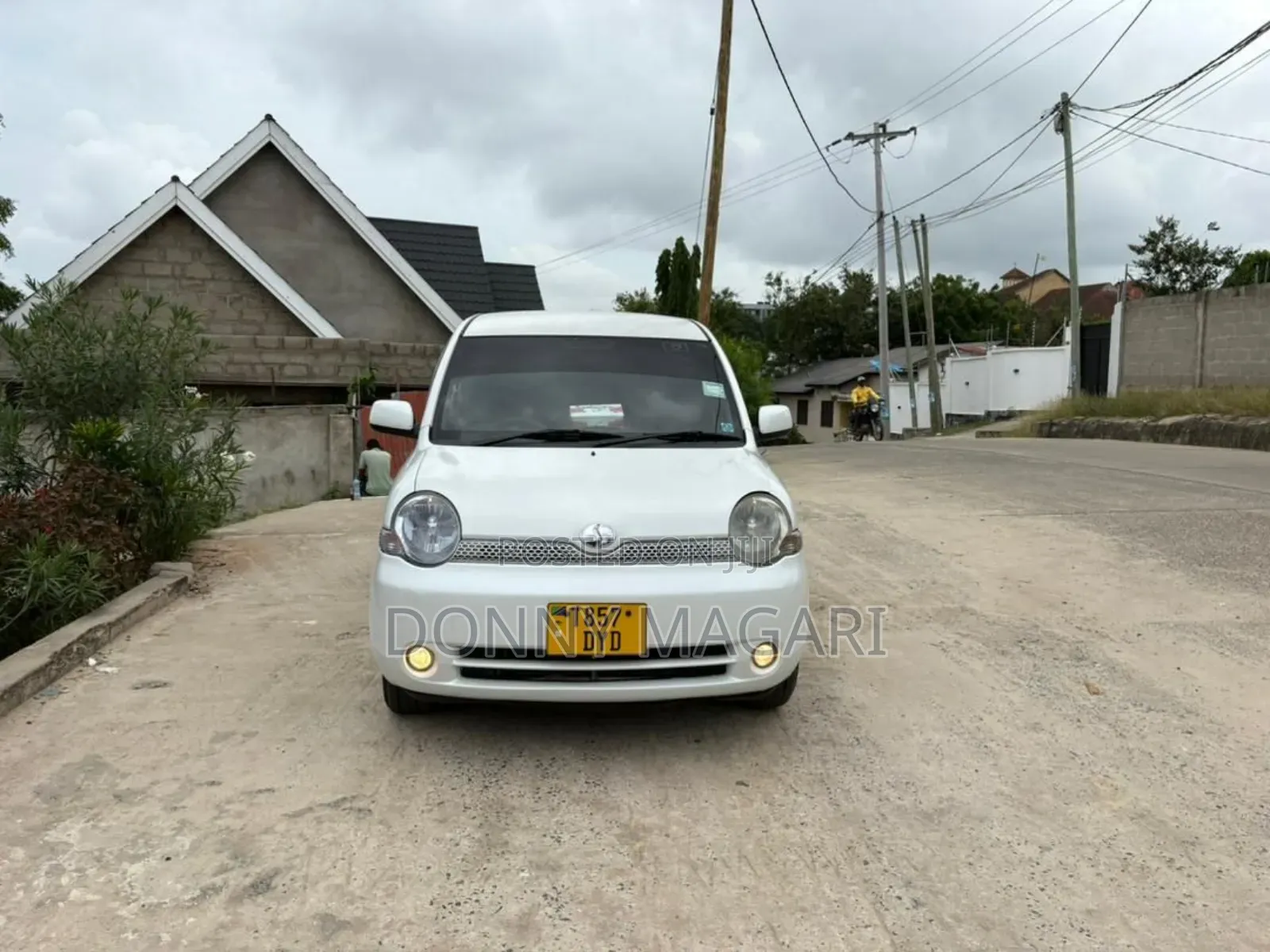 Toyota Sienta 2006 White