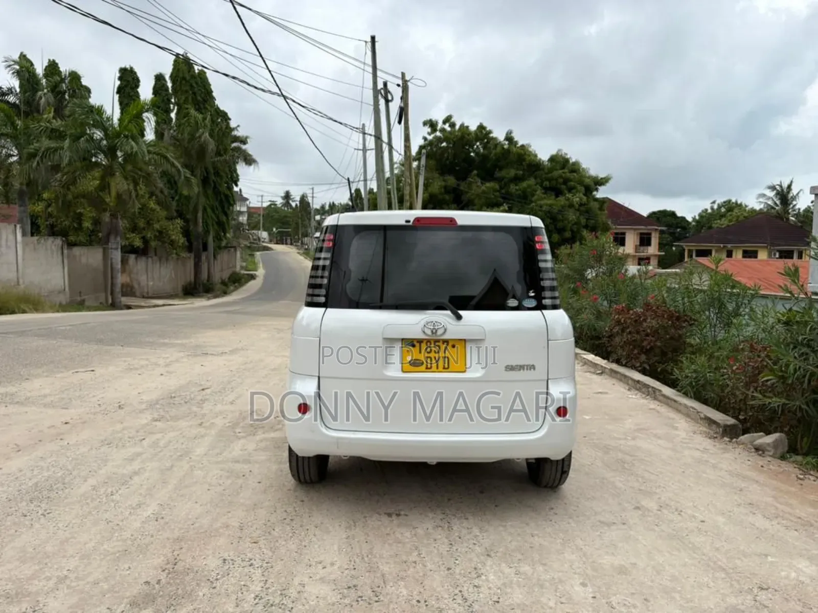 Toyota Sienta 2006 White